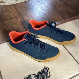 Pearl Izumi size 14, European 48 navy blue and orange shoes